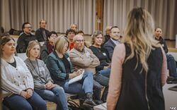 Ausbildungsverbund zur Gewinnung von Pflegekräften aus der Ukraine gestartet