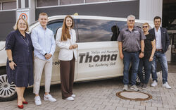 Landrätin Daniela Groß besucht Betreiber des Anruf-Sammel-Taxis in Kaufering