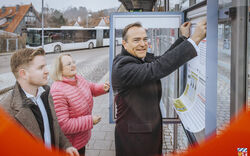 Große Ereignisse werfen ihre Schatten voraus: Neue Nummer - gleicher Bus